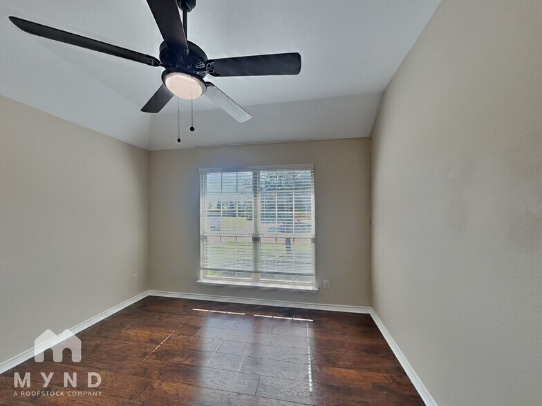 Building Photo - 1020 Hiddencreek Dr