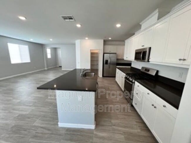 Building Photo - 30960 Falling Star Pl