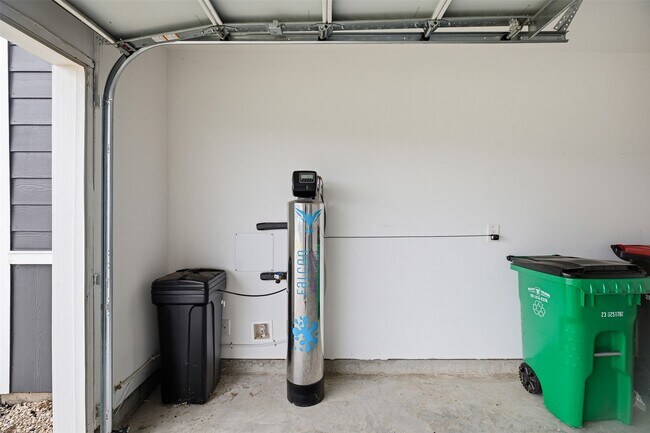 Building Photo - 31814 Hallington Hl Ln