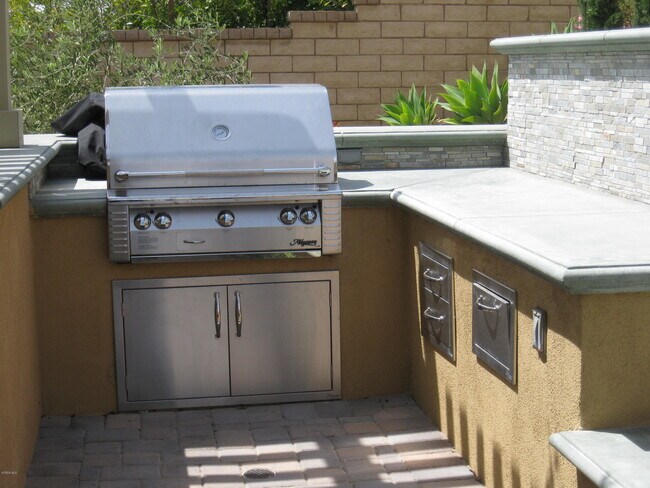 Building Photo - 7291 Range Vw Cir