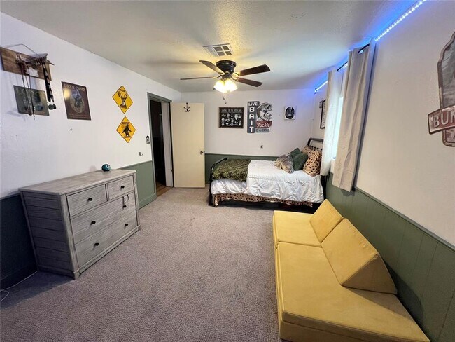 Building Photo - 408 5th St