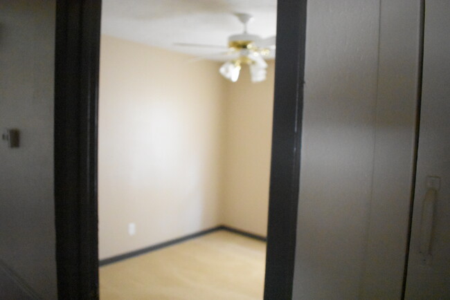 Building Photo - 523 Arbor Oak Dr