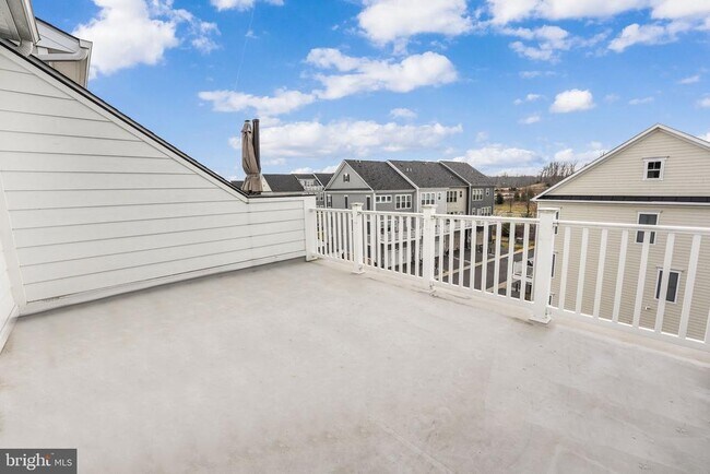 Building Photo - 2056 Alder Ln