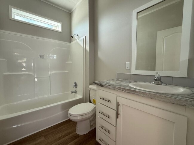 Building Photo - 492 Driftwood Dr