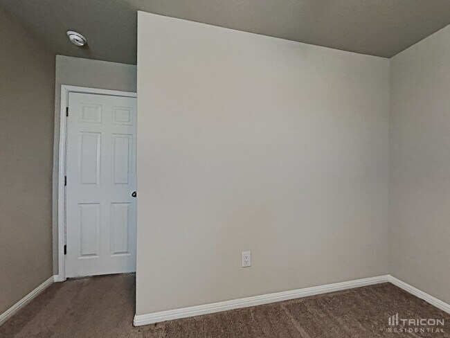 Building Photo - 5343 Marsh Ln