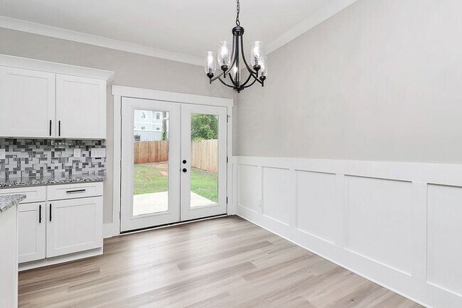 Building Photo - Stunning 3BD/2.5BA Home in Charlotte!
