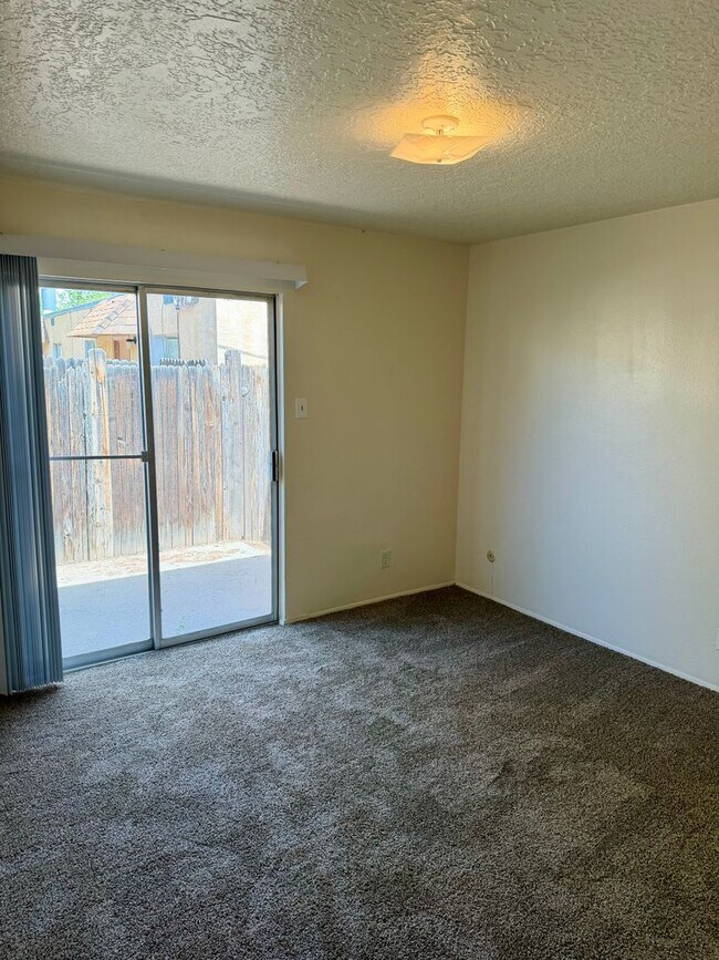 Building Photo - General Marshall St NE (208)