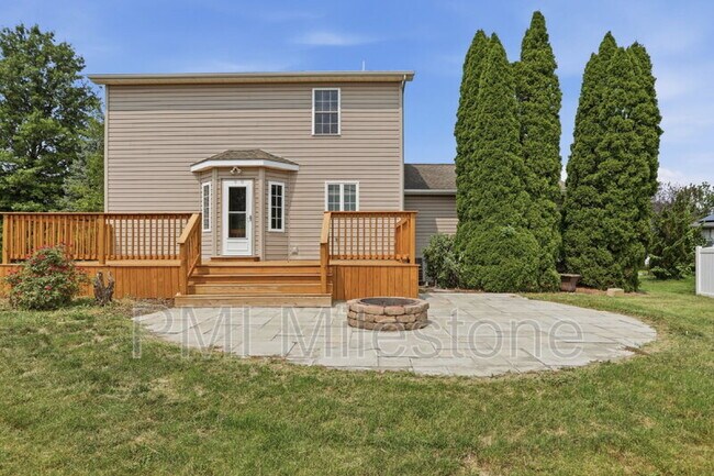 Building Photo - 233 Carmack Dr