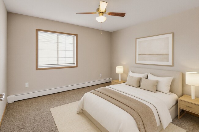 Building Photo - Roosevelt East