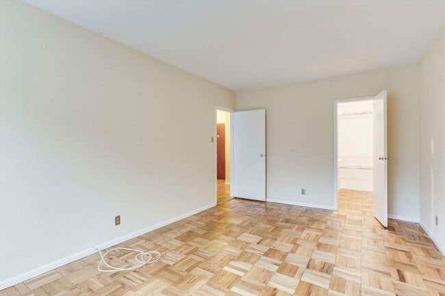 Building Photo - 4200 Cathedral Ave NW