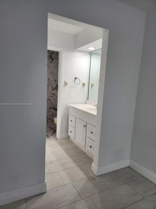 Building Photo - 3816 SW 68th Way