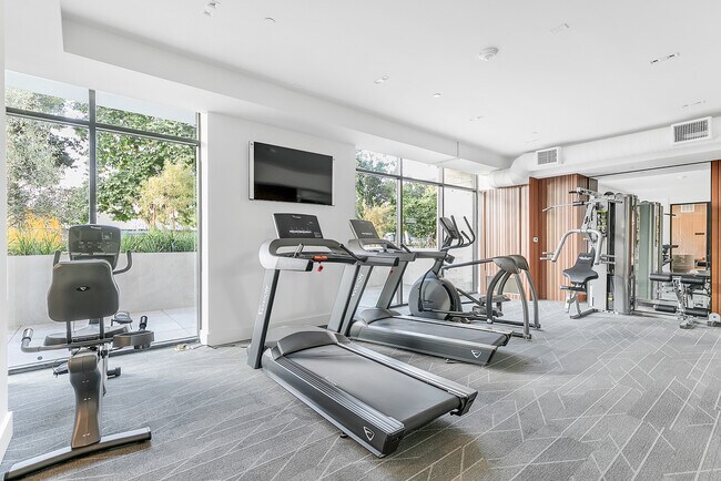 Building Photo - The Chandler