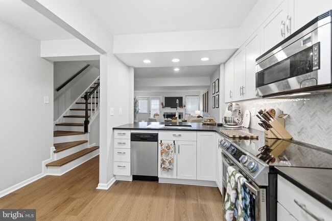 Building Photo - 2568 S Arlington Mill Dr