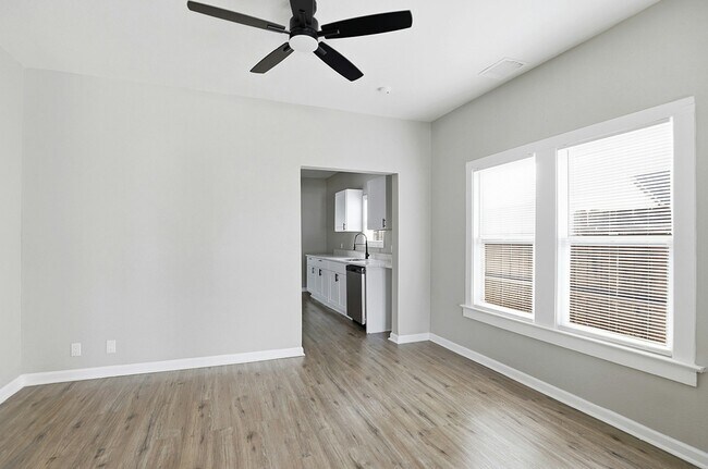 Building Photo - 1230 Hammond Ave