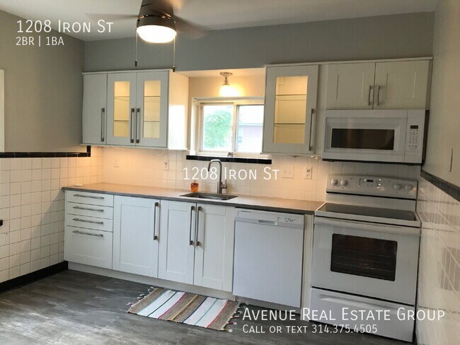 Building Photo - 1208 Iron St-