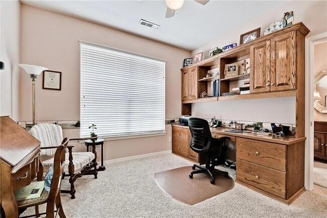 Building Photo - 15 Glenbrook Ln