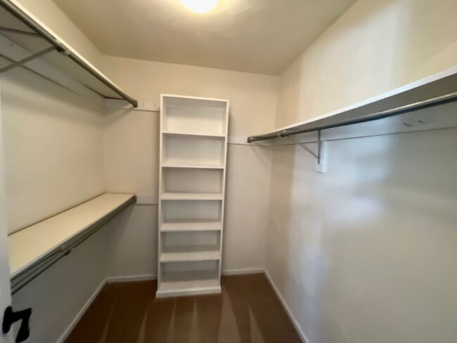 Building Photo - Ready 07-07-25!! Fantastic 4-Bedroom Home ...