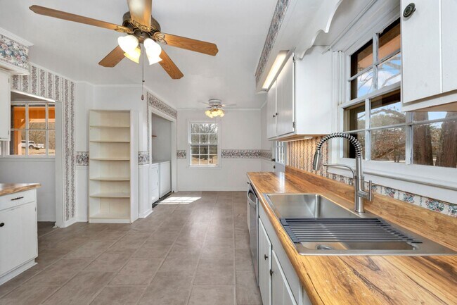 Building Photo - 195 AL-79