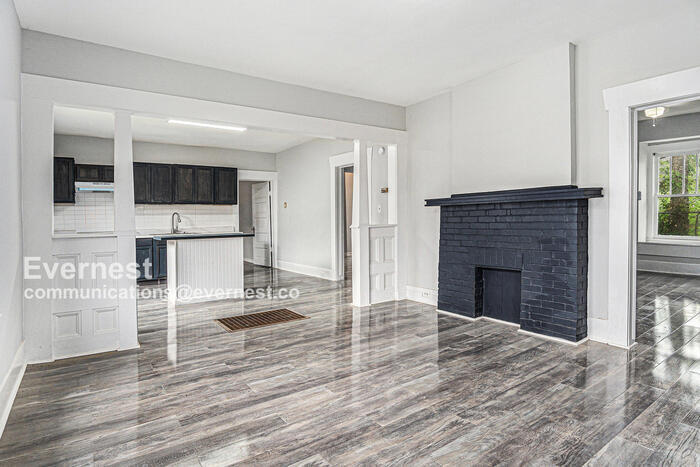 Building Photo - 1309 Woodland Ave SW