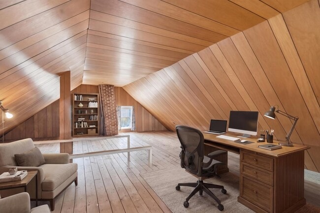 Building Photo - 198 Linden St