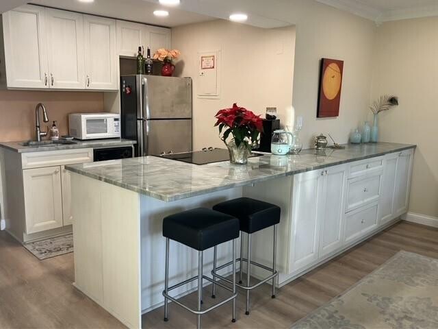 Building Photo - 801 NE 18th Ct