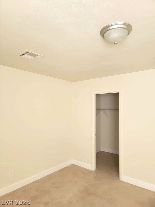 Building Photo - 3412 Townhouse Dr