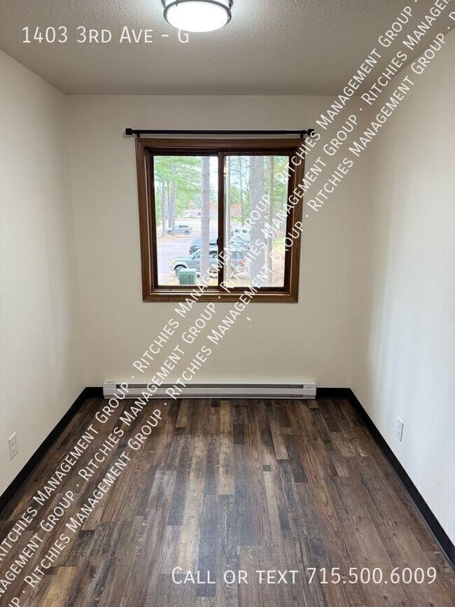 Building Photo - 1403 3rd Ave