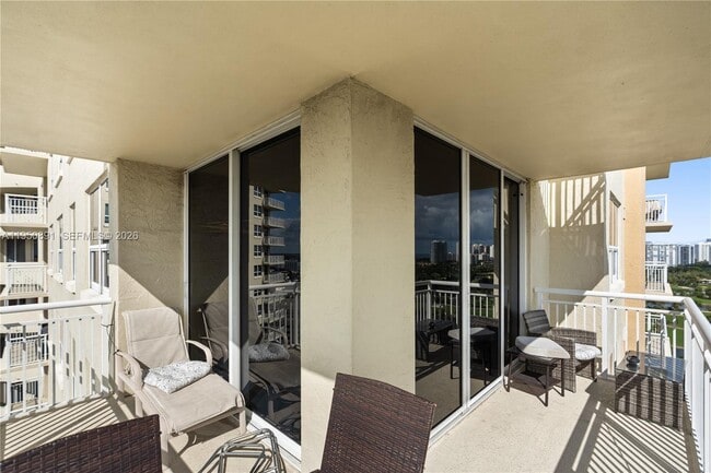 Building Photo - 19501 W Country Club Dr