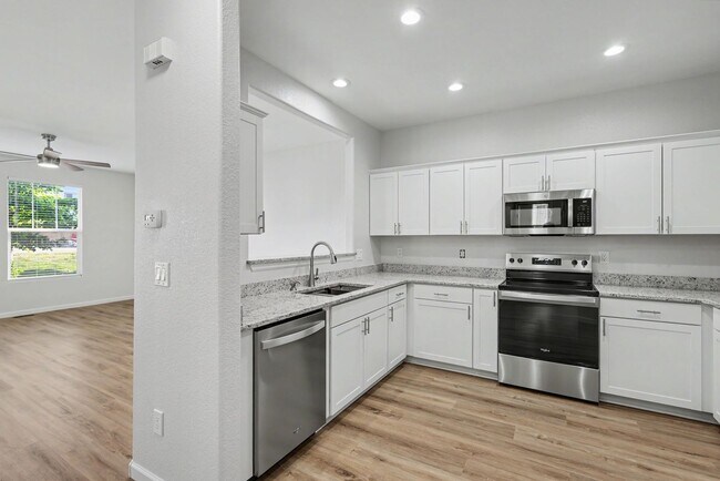 Building Photo - 7416 Sandy Springs Point