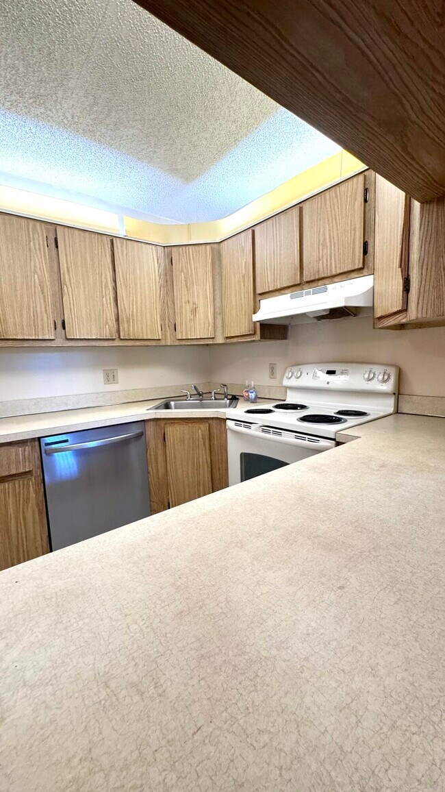 Building Photo - 1114 Green Pine Blvd