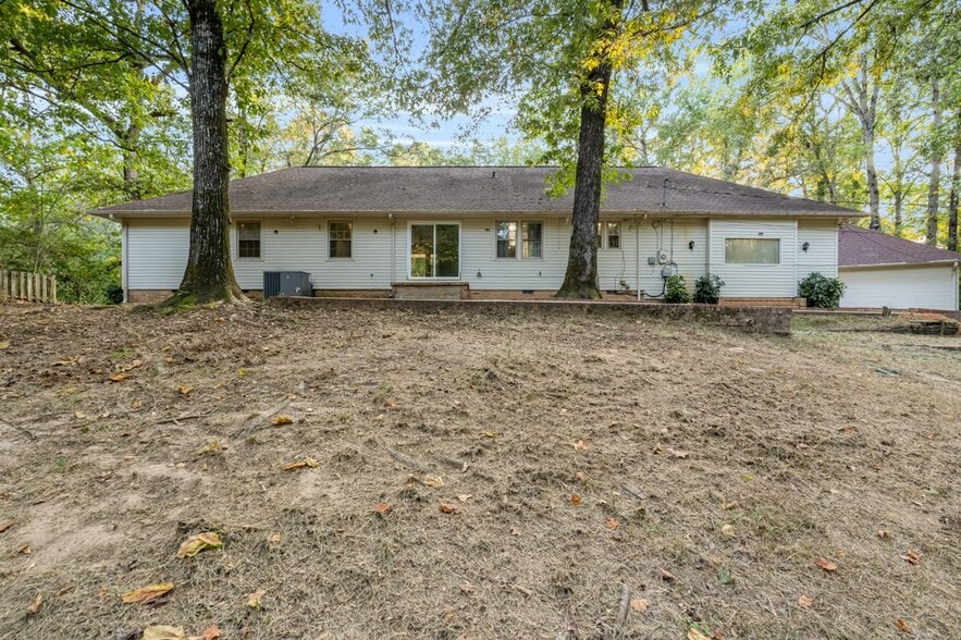 Building Photo - 105 Dogwood Blvd