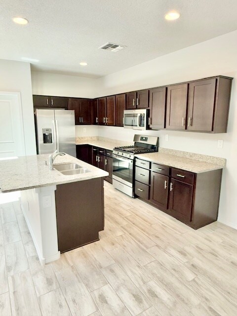 Building Photo - 6113 Strand Loop SE