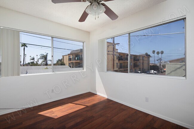 Building Photo - *OPEN HOUSE: 9/20 1:30-2:30PM* Studio Clos...