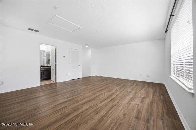 Building Photo - 18 Amherst Pl