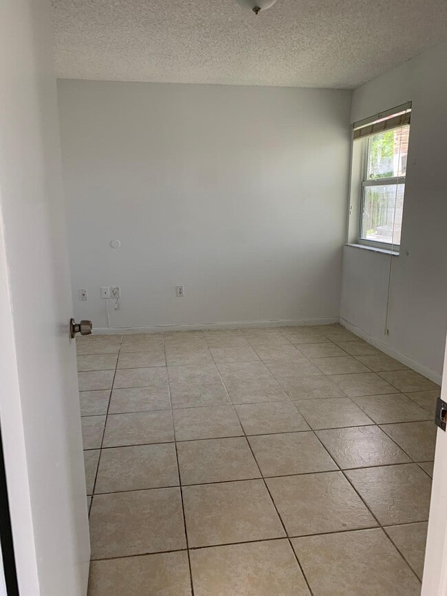 Building Photo - 17500 NW 67th Pl