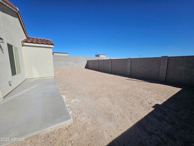 Building Photo - 1225 N 13th St