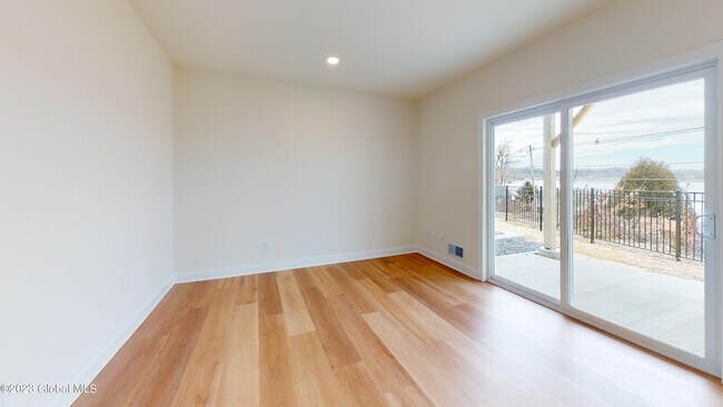 Building Photo - 544 NY-9P