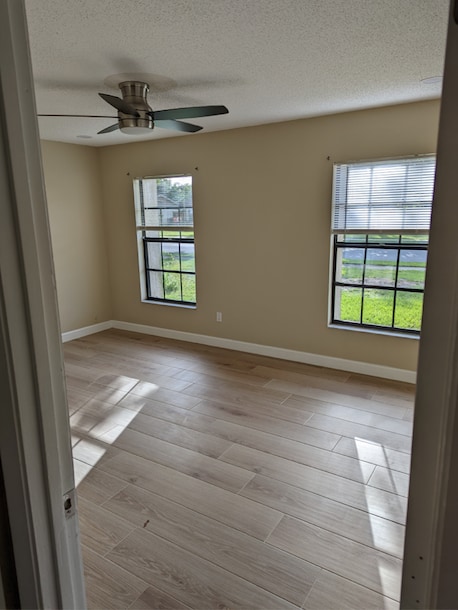 Building Photo - 1357 Dexter Dr E