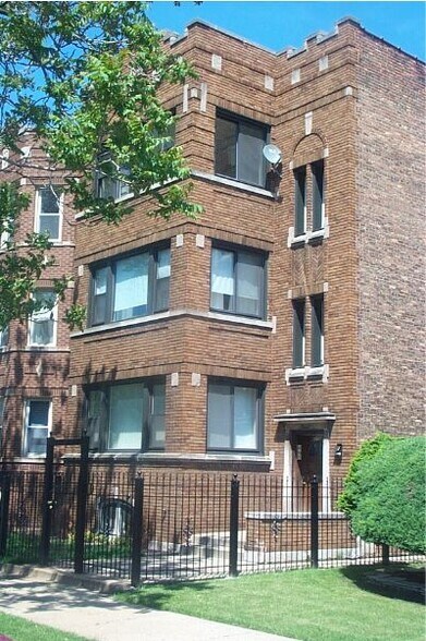 Building Photo - 8205 S Laflin St