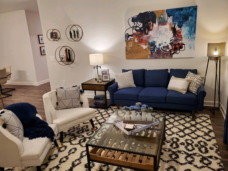 Primary Photo - Buckhill Village Apts