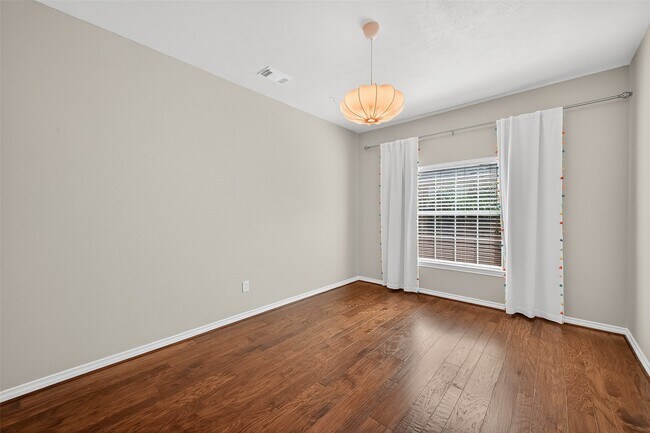 Building Photo - 2223 Fern Mist Ln