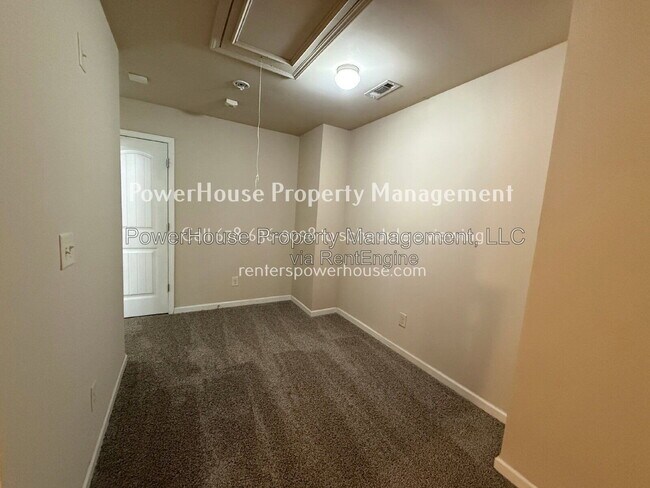 Building Photo - 1045 Township Cir