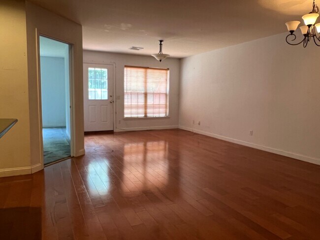 Living room to deck - 557 Gregory Ct