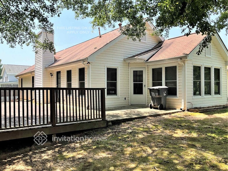 Building Photo - 730 Wilkes Dr