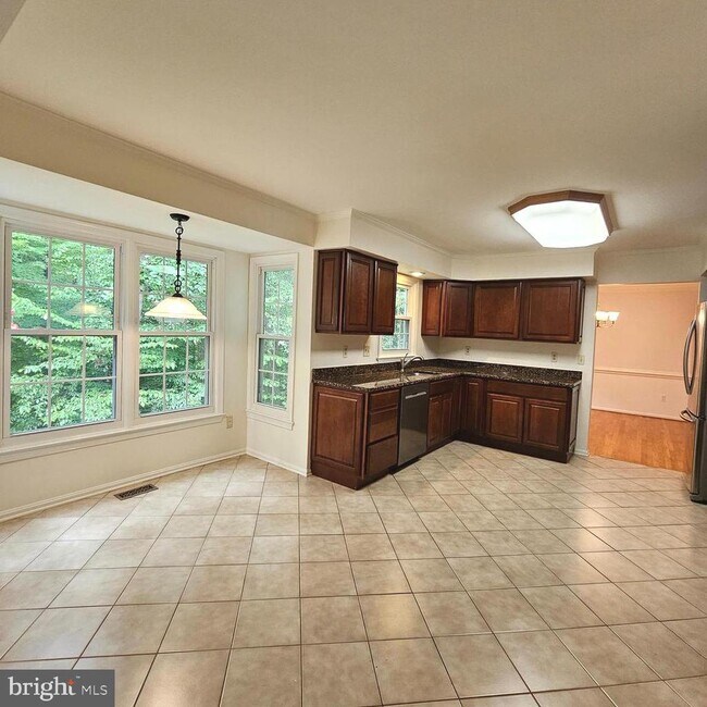 Building Photo - 6004 Station View Ct