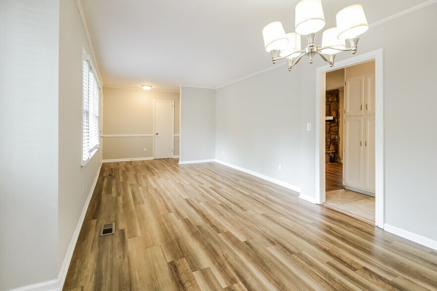 Building Photo - 108 Von Dale Dr