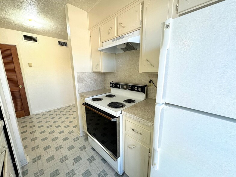 Building Photo - 224 Hold St