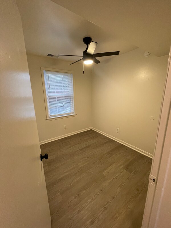 Building Photo - 2008 Fort Davis St SE