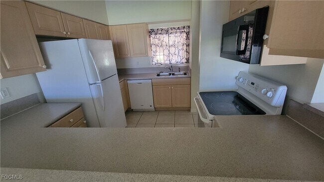 Building Photo - 950 Hancock Creek S Blvd