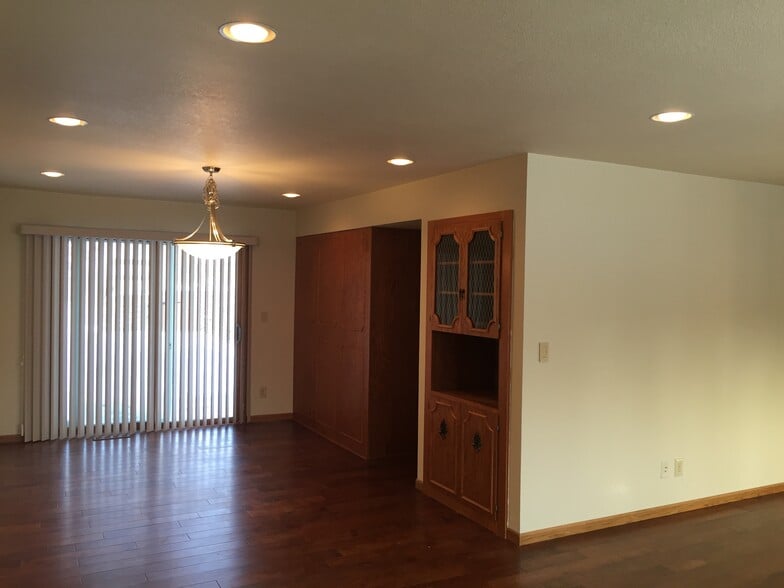 Formal Dining Room off Main Living Room - 521 6th Avenue Northeast
